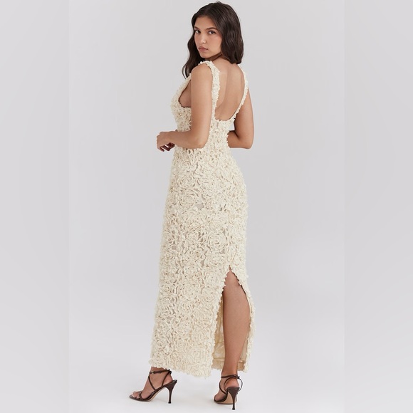 NWOT House of CB CARENA CREME PLUNGE FLORAL APPLIQUÉ MAXI DRESS - Picture 8 of 13